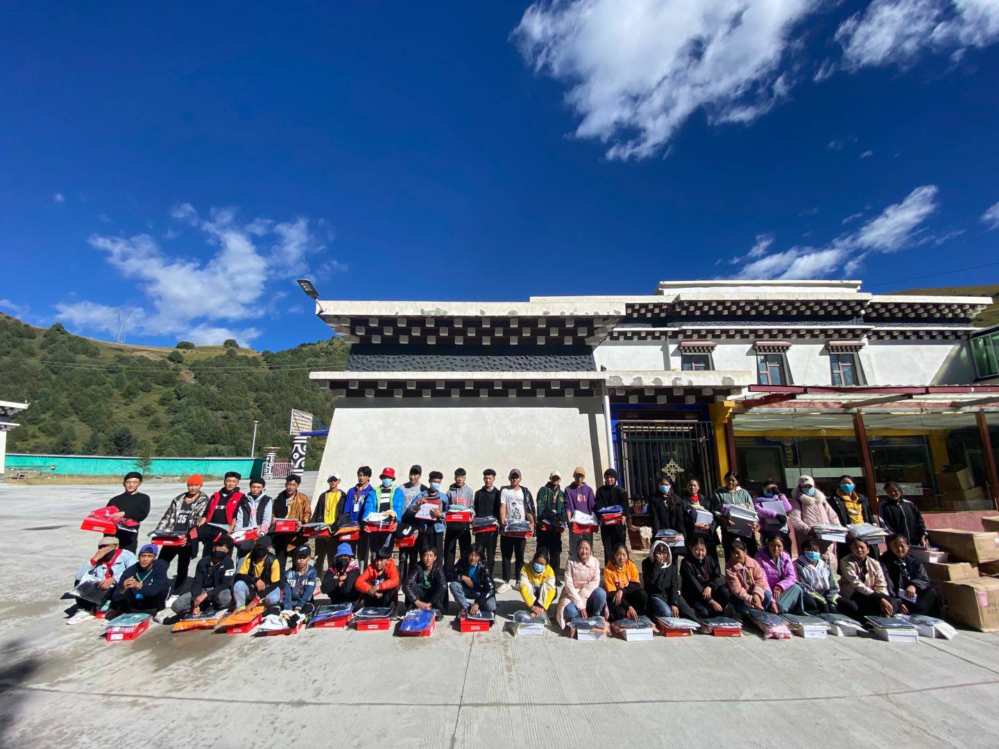 宁波张航清洁能源公司有限公司公益回顾丨家国同欢月同圆 温暖满载甘孜州(图8)